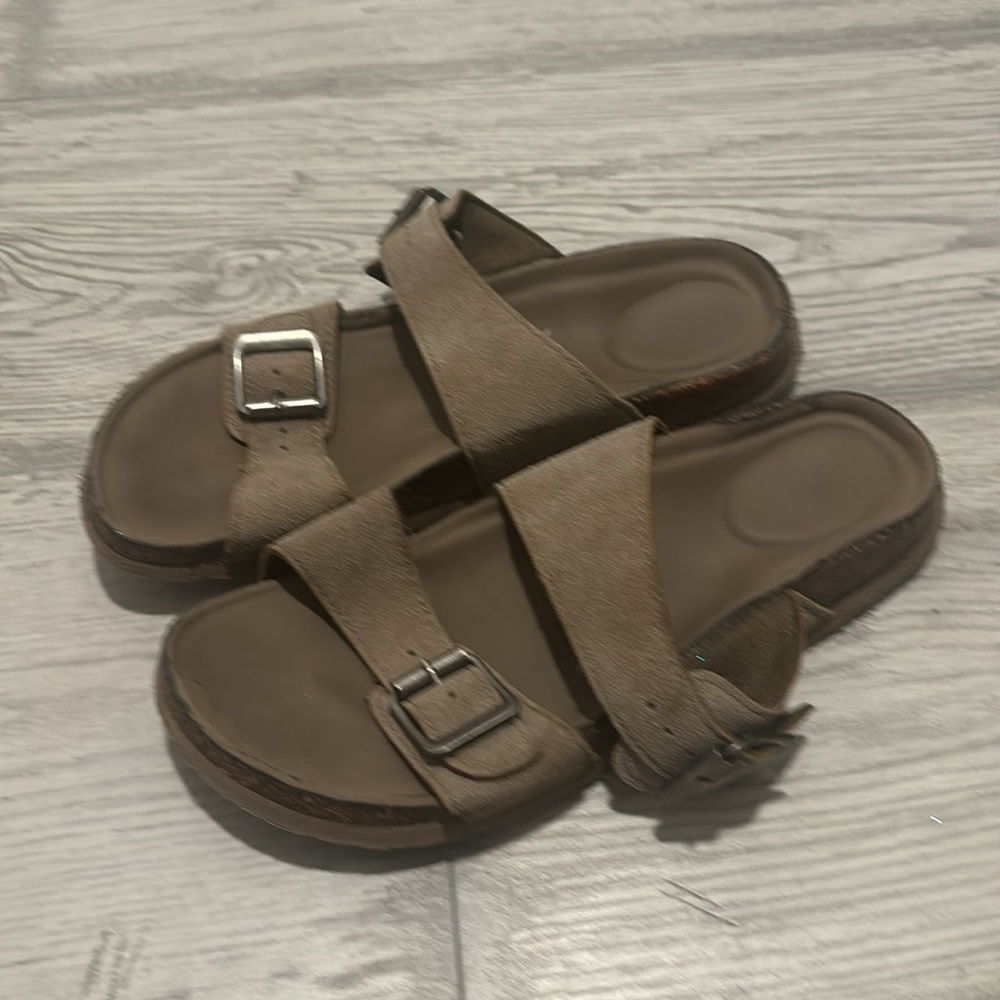 Brown sandals, size 6 1/2